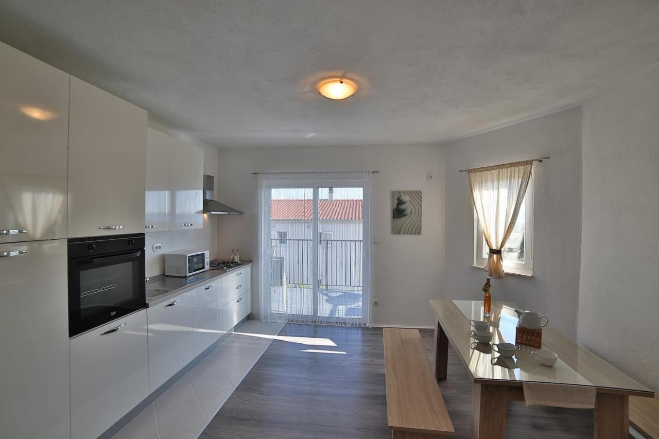 Holiday Home Chester With Heated Pool คาชเตลา ภายนอก รูปภาพ