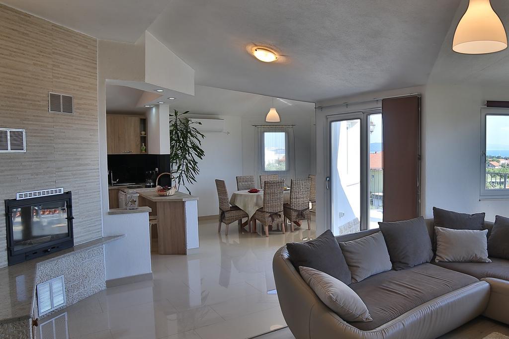 Holiday Home Chester With Heated Pool คาชเตลา ภายนอก รูปภาพ