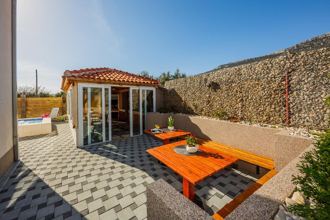 Holiday Home Chester With Heated Pool คาชเตลา ภายนอก รูปภาพ